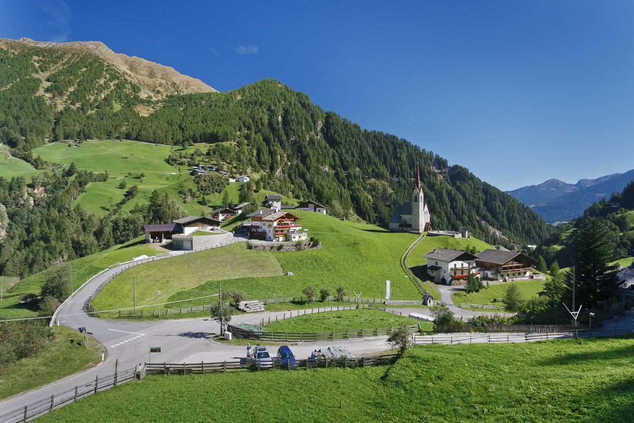 Gasthof Trausberg Corvara in Passiria Exteriör bild