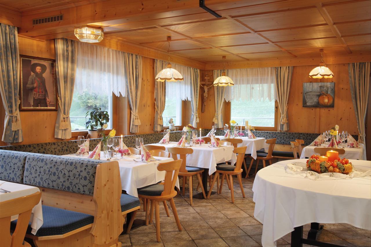 Gasthof Trausberg Corvara in Passiria Exteriör bild